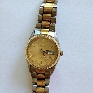 Seiko Quartz Gold Silver Men’s Watch Stainless Steel Pre Owned Made in Japan